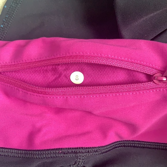 Like new lulu lemon pants - Picture 4 of 4